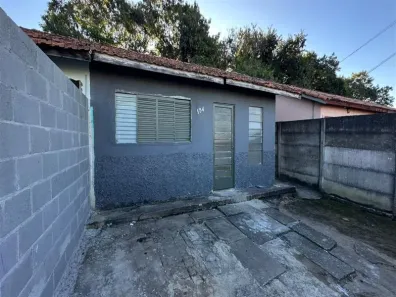 Casa com 2 Quartos para alugar, 43m² no Residencial Pasin, Pindamonhangaba