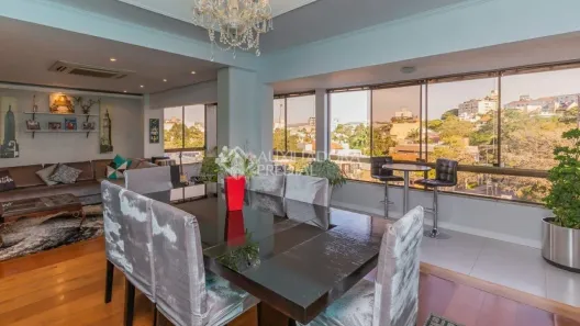 Casa com 4 Quartos à venda, 243m² no Três Figueiras, Porto Alegre