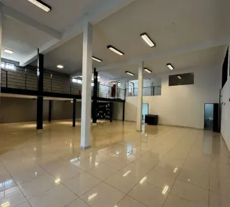 Prédio Comercial à venda, 668m² no Santa Mônica, Uberlândia