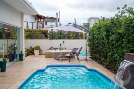 Casa de Condomínio com 4 Quartos à venda, 328m² no Rio Tavares, Florianópolis
