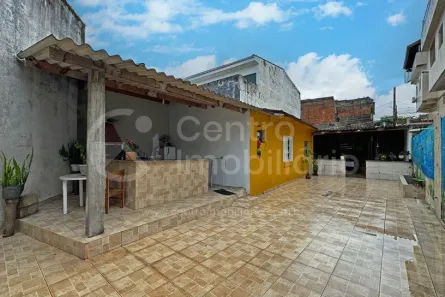 Casa com 3 Quartos à venda, 98m² no Centro, Peruíbe