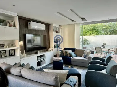 Casa com 3 Quartos para alugar, 270m² no Córrego Grande, Florianópolis