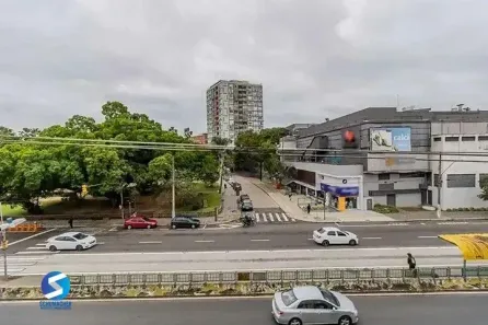 Sala Comercial com 2 Quartos à venda, 68m² no Azenha, Porto Alegre