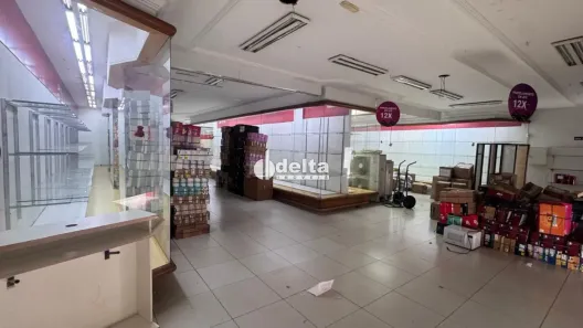 Ponto Comercial para alugar, 1200m² no Centro, Uberlândia