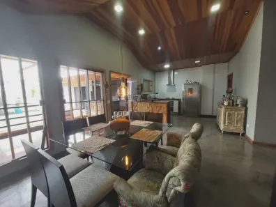 Casa com 2 Quartos à venda, 131m² no Parque Industrial, São José dos Campos