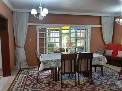 Sobrado com 4 Quartos à venda, 360m² no Sumaré, Alvorada