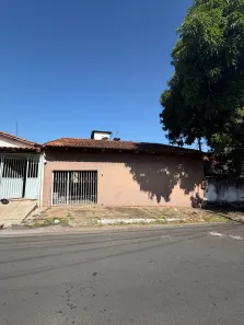 Sobrado com 4 Quartos à venda, 250m² no Conjunto Riviera, Goiânia