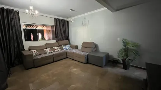 Sobrado com 5 Quartos à venda, 300m² no Samambaia Sul, Brasília