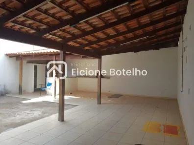 Prédio Comercial para alugar, 454m² no Nossa Senhora Aparecida, Uberlândia