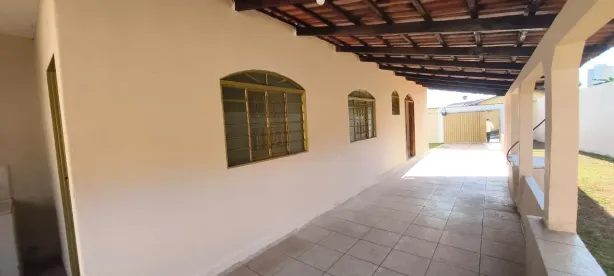 Casa com 3 Quartos para venda ou aluguel, 150m² no Jardim Europa, Goiânia