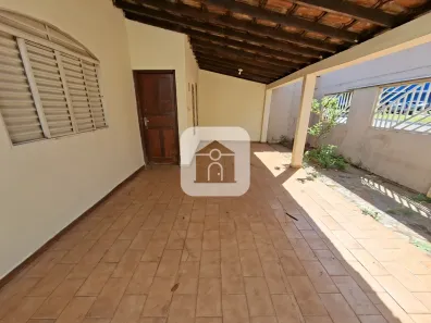 Imóvel Comercial com 2 Quartos para alugar, 70m² no Marta Helena, Uberlândia
