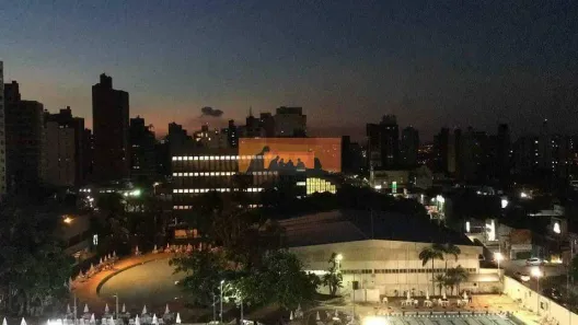 Apartamento com 3 Quartos para alugar, 210m² no Cambuí, Campinas