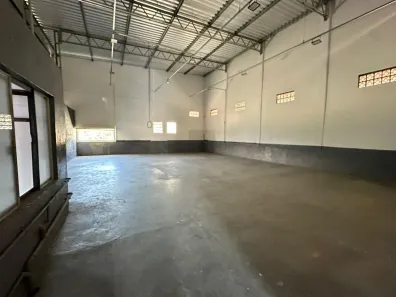 Galpão/Depósito/Armazém com 3 Quartos para alugar, 305m² no Mulde, Indaial