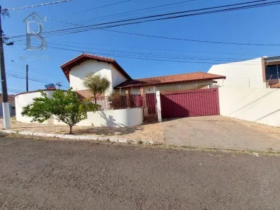 Casa com 3 Quartos para alugar, 20m² no Jardim São Francisco, Marília