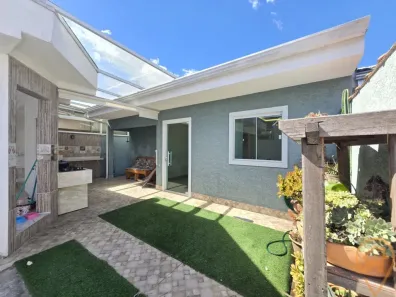 Casa com 2 Quartos para alugar, 103m² no Uberaba, Curitiba