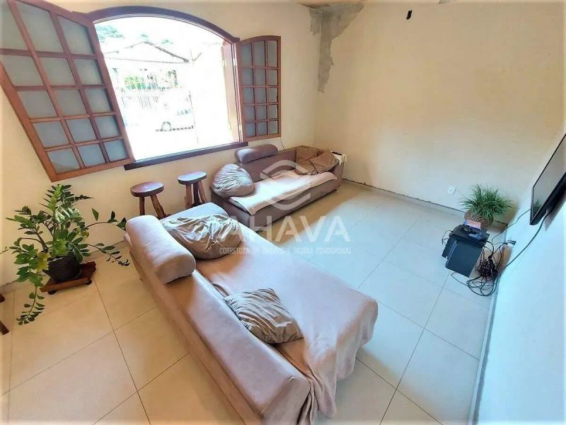 Casa com 3 quartos — Santa Amélia, Belo Horizonte