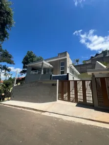 Sobrado com 3 Quartos à venda, 180m² no Bairro das Posses, Serra Negra