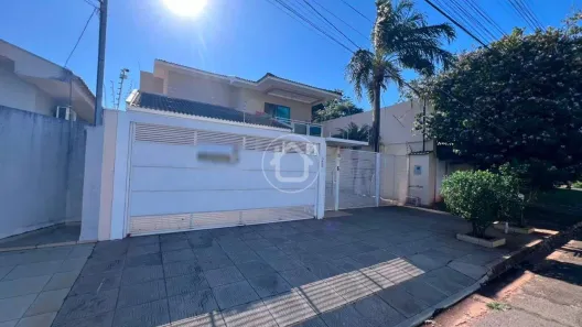 Sobrado com 3 Quartos à venda, 259m² no Carandá Bosque, Campo Grande