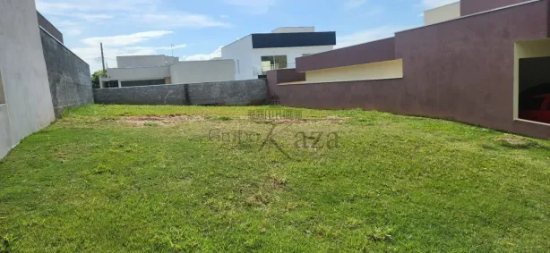 à venda, 300m² no Condomínio Terras do Vale, Caçapava