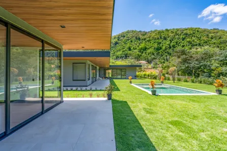 Casa de Condomínio com 4 Quartos à venda, 2300m² no Pedro do Rio, Petrópolis