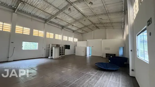 Galpão/Depósito/Armazém à venda, 300m² no Village D'Aragona, Águas de Lindóia