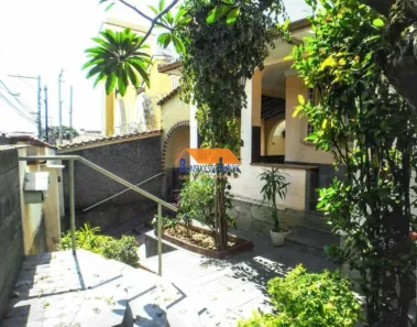 Casa com 5 Quartos à venda, 220m² no Carlos Prates, Belo Horizonte