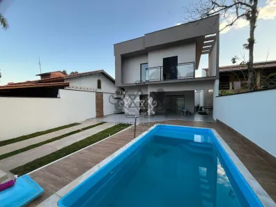 Sobrado com 3 Quartos à venda, 250m² no Jardim Mariella, Caraguatatuba
