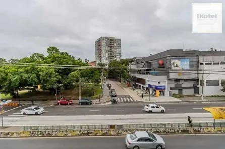 Sala Comercial com 2 Quartos à venda, 68m² no Azenha, Porto Alegre