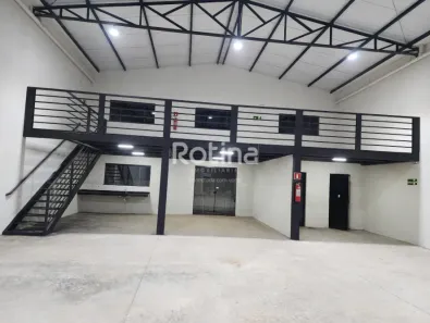 Galpão/Depósito/Armazém à venda, 298m² no Novo Mundo, Uberlândia