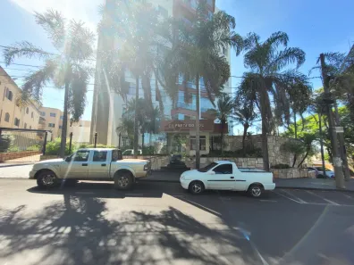Apartamento com 3 Quartos para alugar, 120m² no Tabajaras, Uberlândia