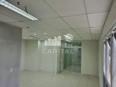 Sala Comercial para alugar, 81m² no Sítio Tamboré Alphaville, Barueri