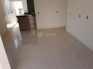 Casa com 3 Quartos à venda, 70m² no Segismundo Pereira, Uberlândia