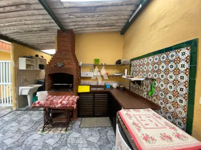 Casa com 8 Quartos à venda, 246m² no Campo Grande, Santos