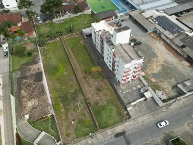 Lote/Terreno à venda, 837m² no Floresta, Joinville