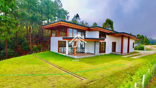 Casa de Condomínio com 3 Quartos à venda, 170m² no Campos Do Jordao, Campos do Jordão