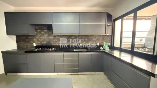 Casa de Condomínio com 3 Quartos à venda, 201m² no Jardins Madri, Goiânia