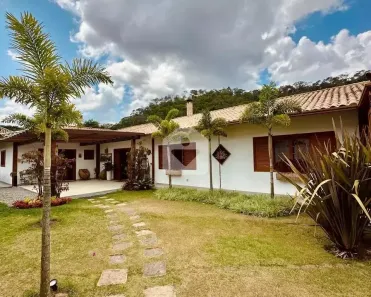 Casa com 6 Quartos à venda, 506m² no Araras, Petrópolis