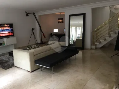 Sobrado com 4 Quartos à venda, 400m² no Indianópolis, São Paulo