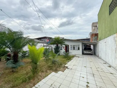 Casa com 2 Quartos à venda, 275m² no Jardim Iate Clube, Balneário Camboriú