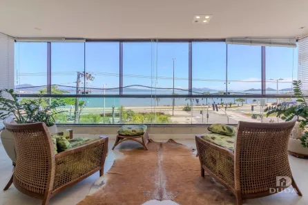Apartamento com 4 Quartos para alugar, 290m² no Centro, Florianópolis