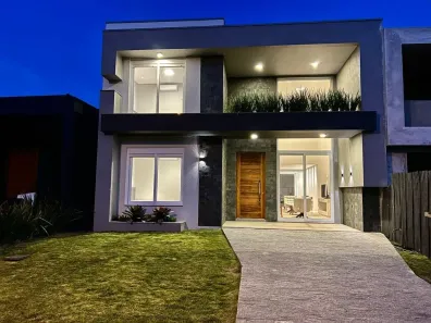 Sobrado com 4 Quartos à venda, 228m² no XANGRI-LÁ, Xangri-lá
