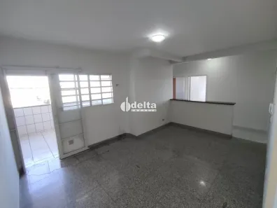 Apartamento com 3 Quartos para alugar, 90m² no Osvaldo Rezende, Uberlândia