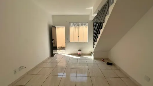 Casa de Condomínio com 2 Quartos para alugar, 70m² no Bom Jesus, Contagem