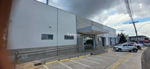 Prédio Comercial para alugar, 700m² no Parque Amazônia, Goiânia