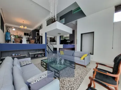 Casa com 3 Quartos à venda, 351m² no Itacorubi, Florianópolis