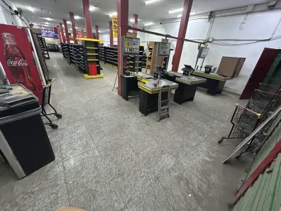 Ponto Comercial com 10 Quartos para alugar, 800m² no Nova Aurora, Belford Roxo