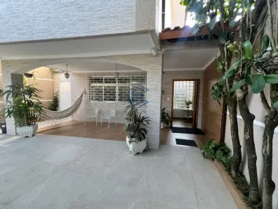 Sobrado com 3 Quartos à venda, 161m² no Aparecida, Santos