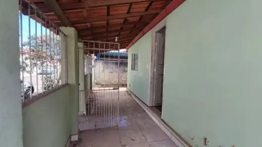 Casa com 3 Quartos à venda, 200m² no , Hidrolândia