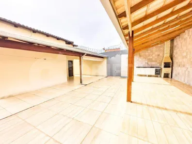 Casa com 3 Quartos à venda, 180m² no Jardim Europa, Uberlândia