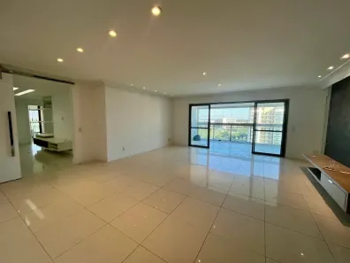 Apartamento com 4 Quartos para alugar, 233m² no Barra da Tijuca, Rio de Janeiro